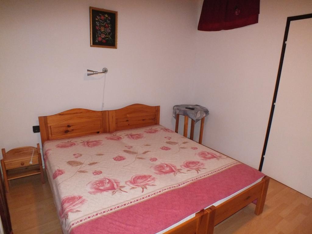 Vadrozsa Vendeghaz Hotel Kishuta Kültér fotó